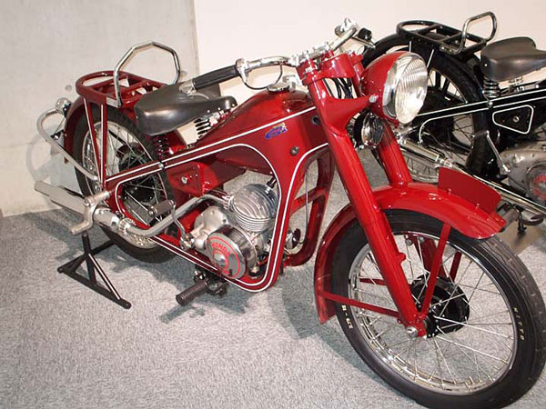 Honda Dream D - 1949