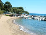 La plage d'Arène-Grosse et le port